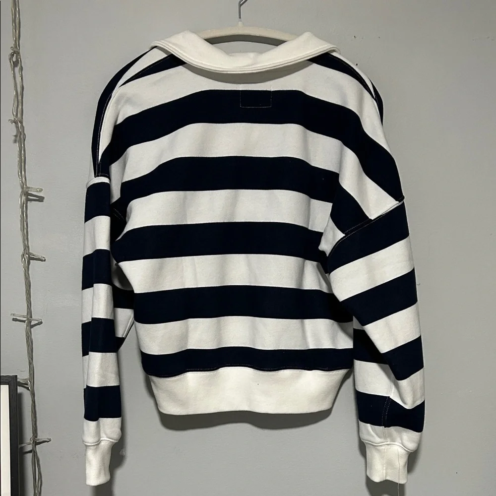 Abercrombie & Fitch Navy and White Striped Cropped Top - Picture 3 of 3